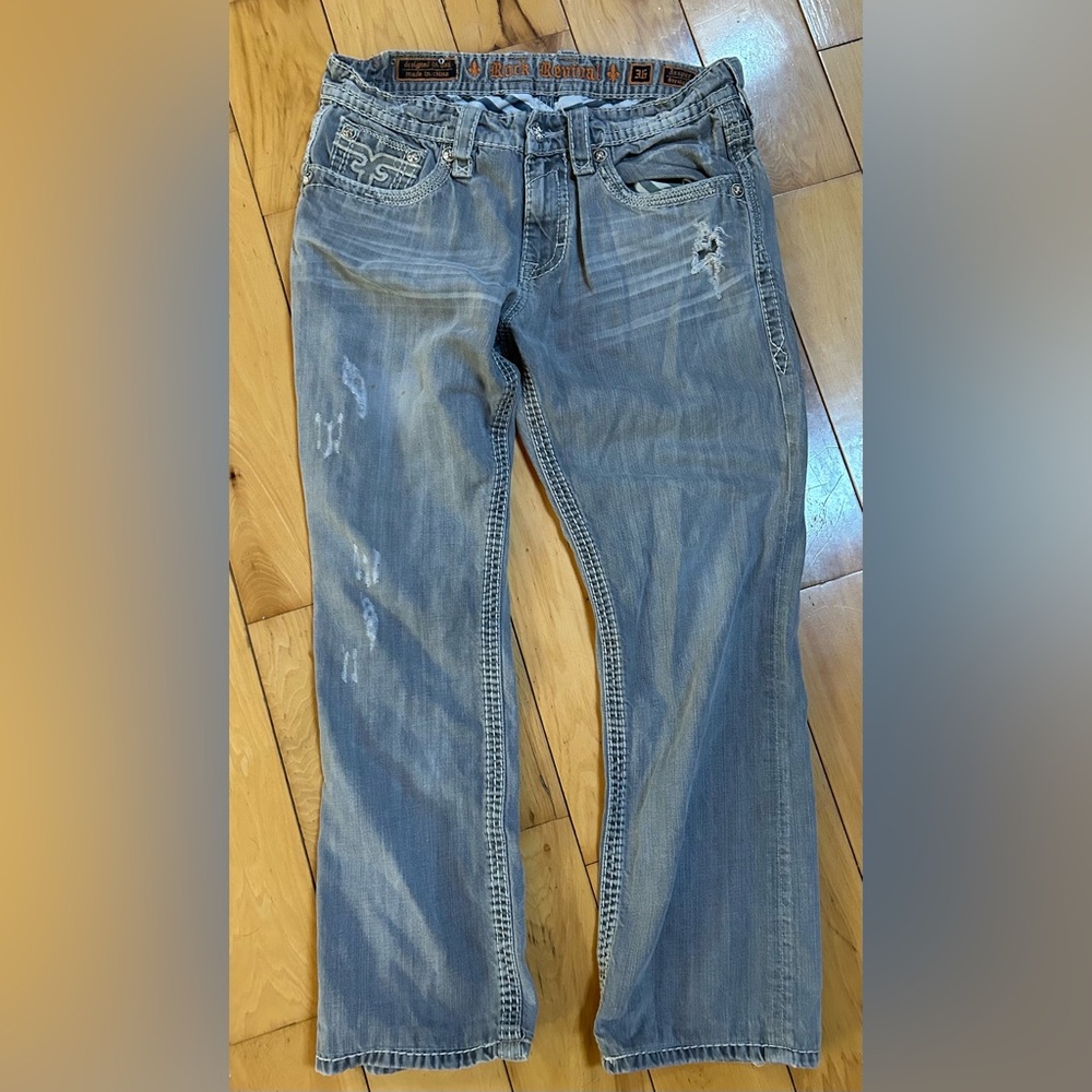 Men’s Rock revival jeans . Very nice shape !!